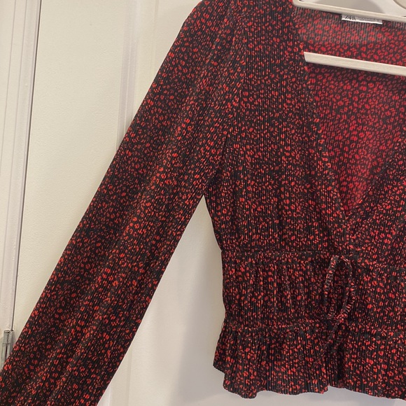 Long sleeve Zara black and red top - Picture 3 of 4